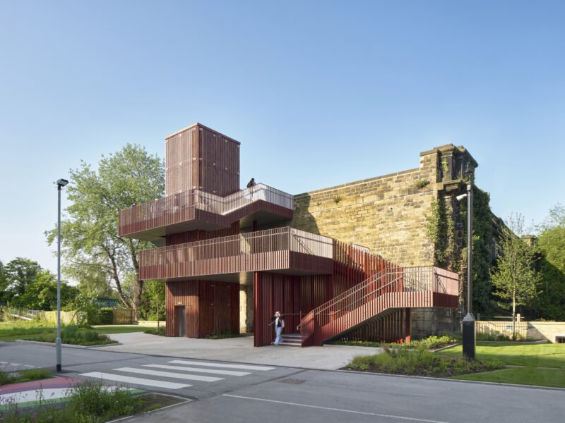 Historic first as viaduct link completed at Wellington Place